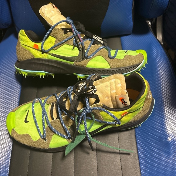 Off-White x Wmns Air Zoom Terra Kiger 5 'Athlete in Progress - Electric Green' - Picture 1 of 5